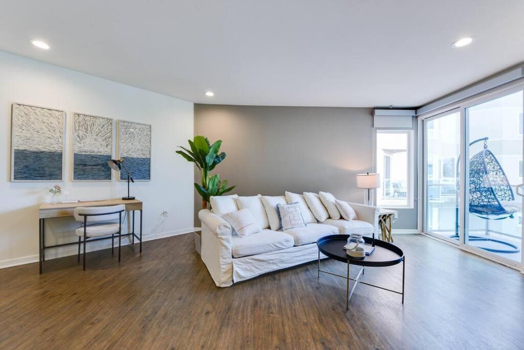 Lavish Living Lux Marina Views Apartment *
